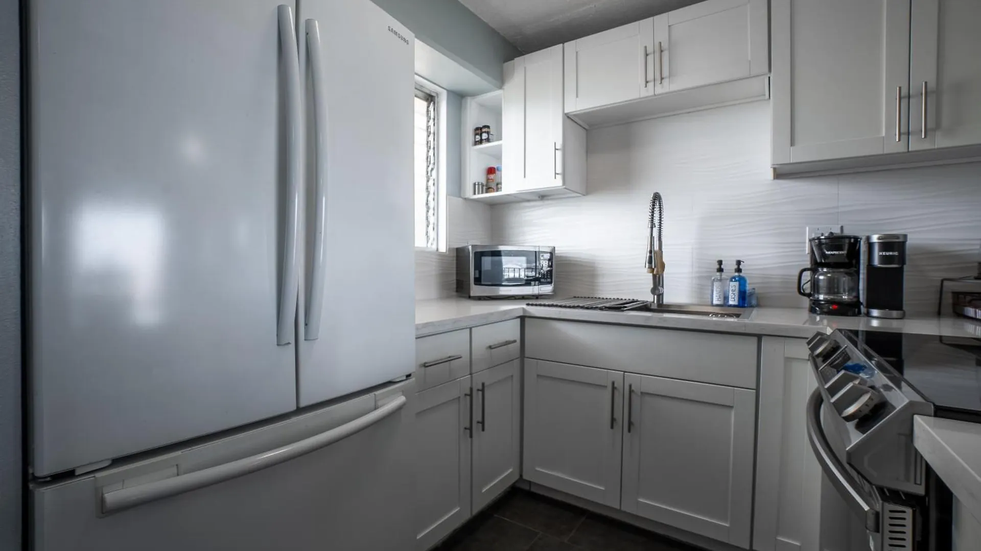 Free Parking, 2 Bedroom Condo Waikiki Sleeps 6 檀香山 0*,  美国